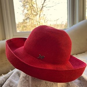 Red foldable sun hat